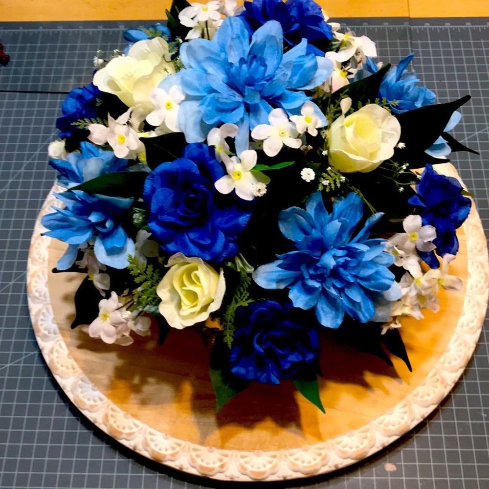 🌈SOLD🌈Lovely Blue & White Floral arrangement💕